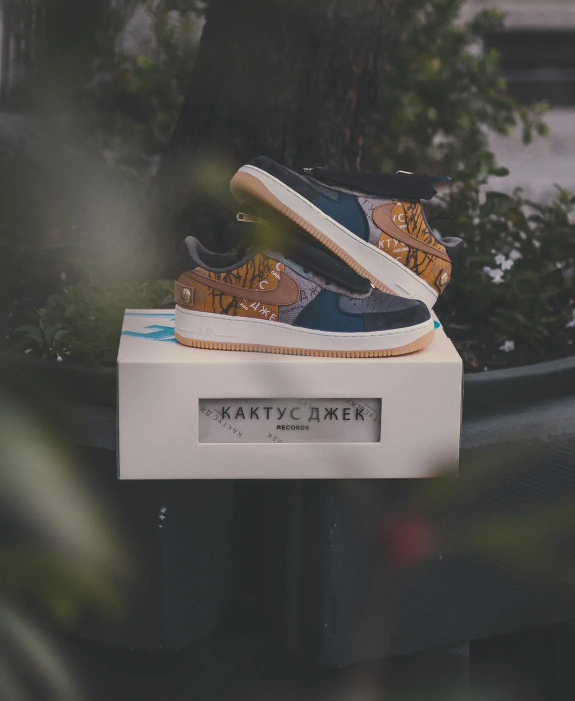 Sneakers